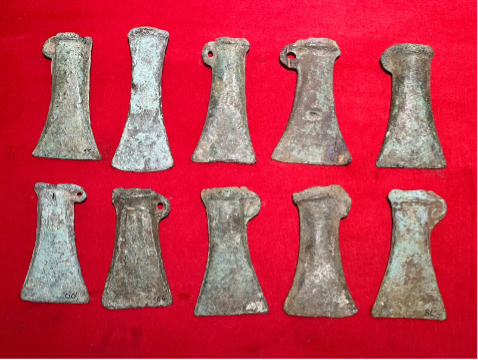 Sëpata bronzi të tipit kelt (shekulli XI – X BCE)